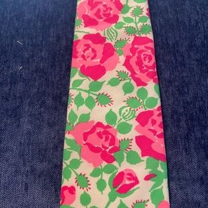 - Vintage Lilly Pulitzer Men’s tie